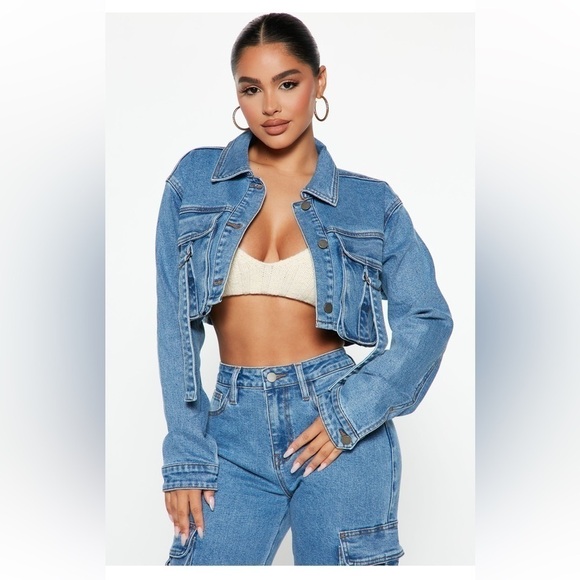 Fashion Nova Jackets & Blazers - Fashion Nova cargo cropped denim jacket size S
